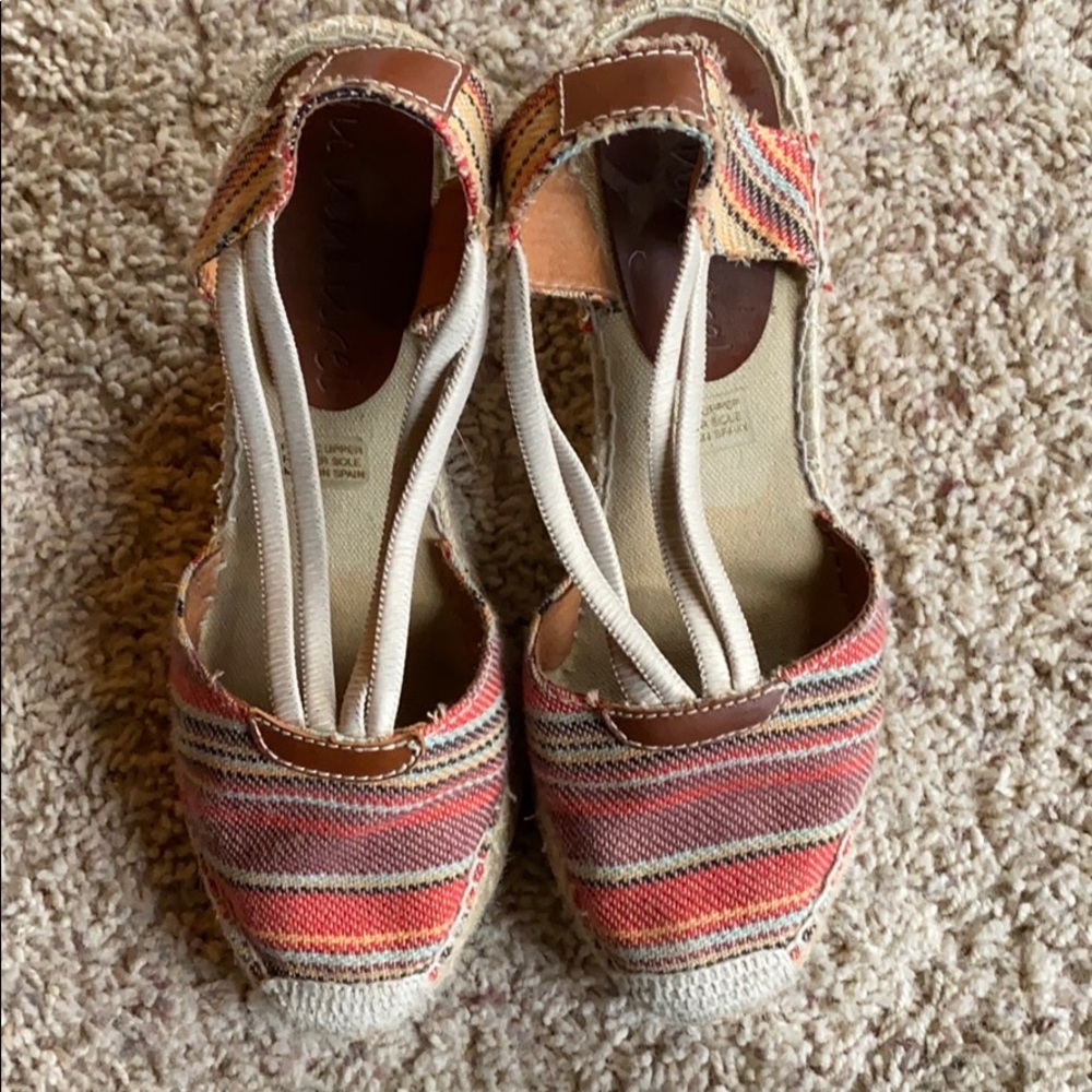 Au Naturel wedges